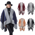 Streifendruck Design Mode Acryl Poncho Umhang Großhandel Dicke Warme Multicolor Poncho Schals für Frauen Wolle Spinning Schal